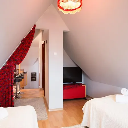 Pod Rownia Centrum Apartment *